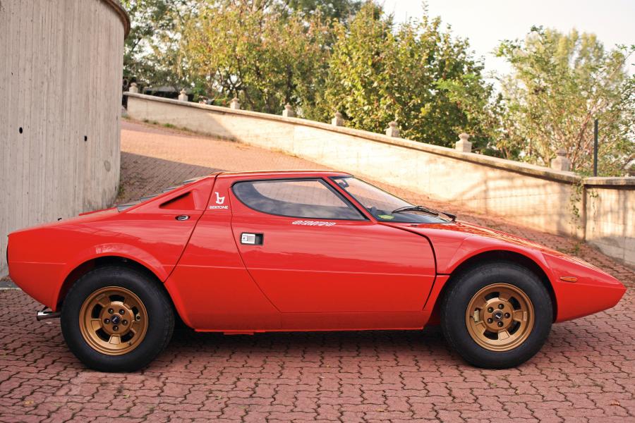  Lancia Stratos Stradale by Carrozzeria Bertone 1973 года  (фото 14 из 29)